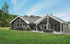 6 Bedroom Beautiful Home In Tranekær